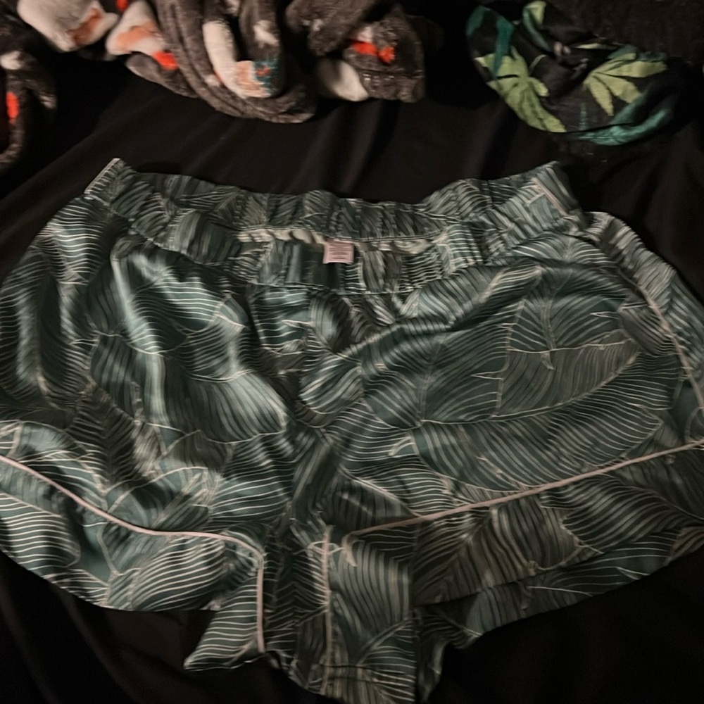 Victoria secret sleep slik shorts
